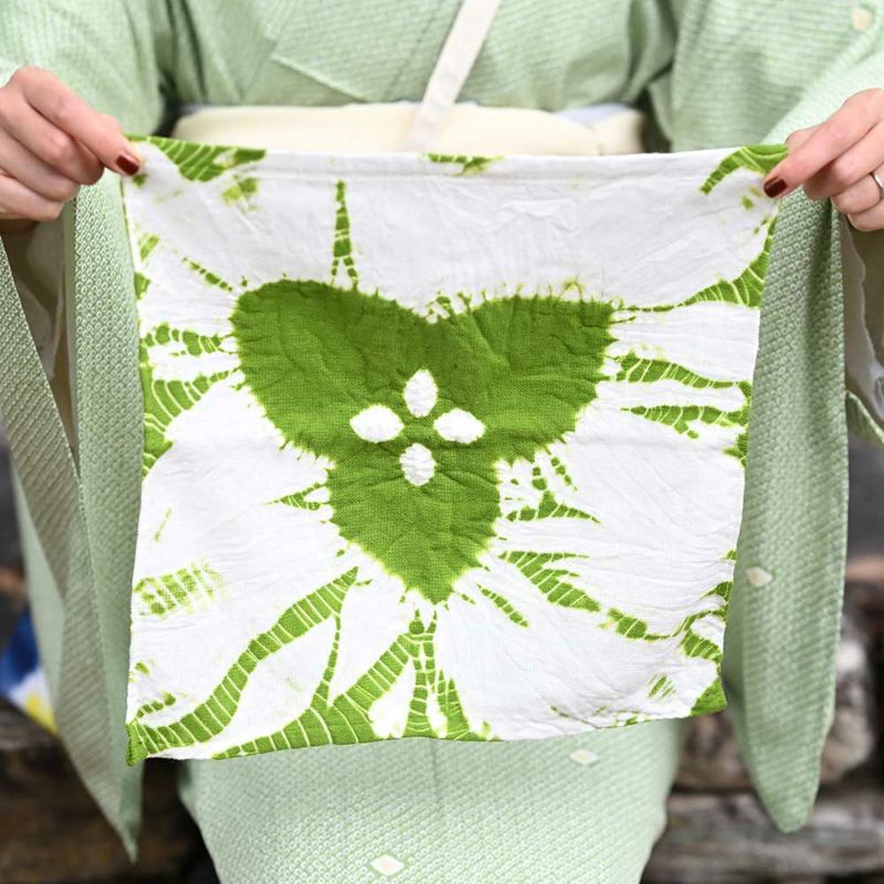 お花と蝶々♡有松絞り(^^) タオルハンカチ 有松絞り 日本製 かわいい グリーン ガーゼ：つゆくさ